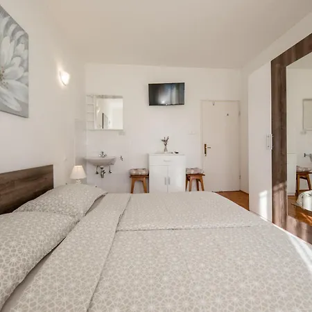 Vendégház Sabina & 3*