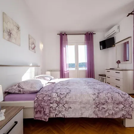Sabina & Pensionat 3*