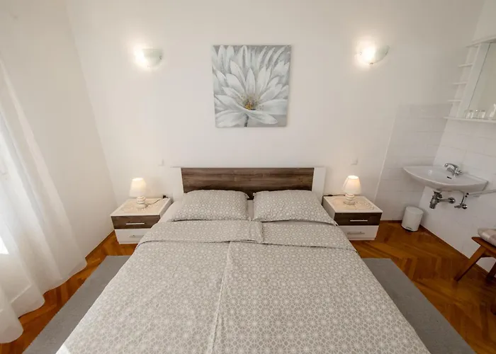 B&B Sabina Rooms & Apartments Gostinjska kuća 3*