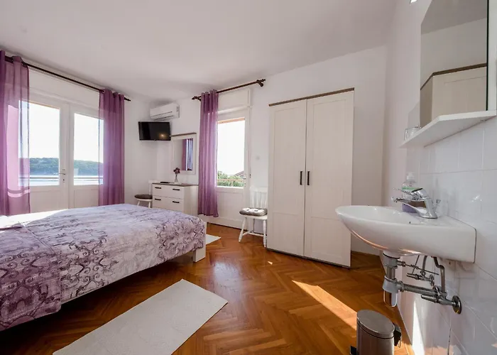 Gostinjska kuća B&B Sabina Rooms & Apartments Barbat na Rabu